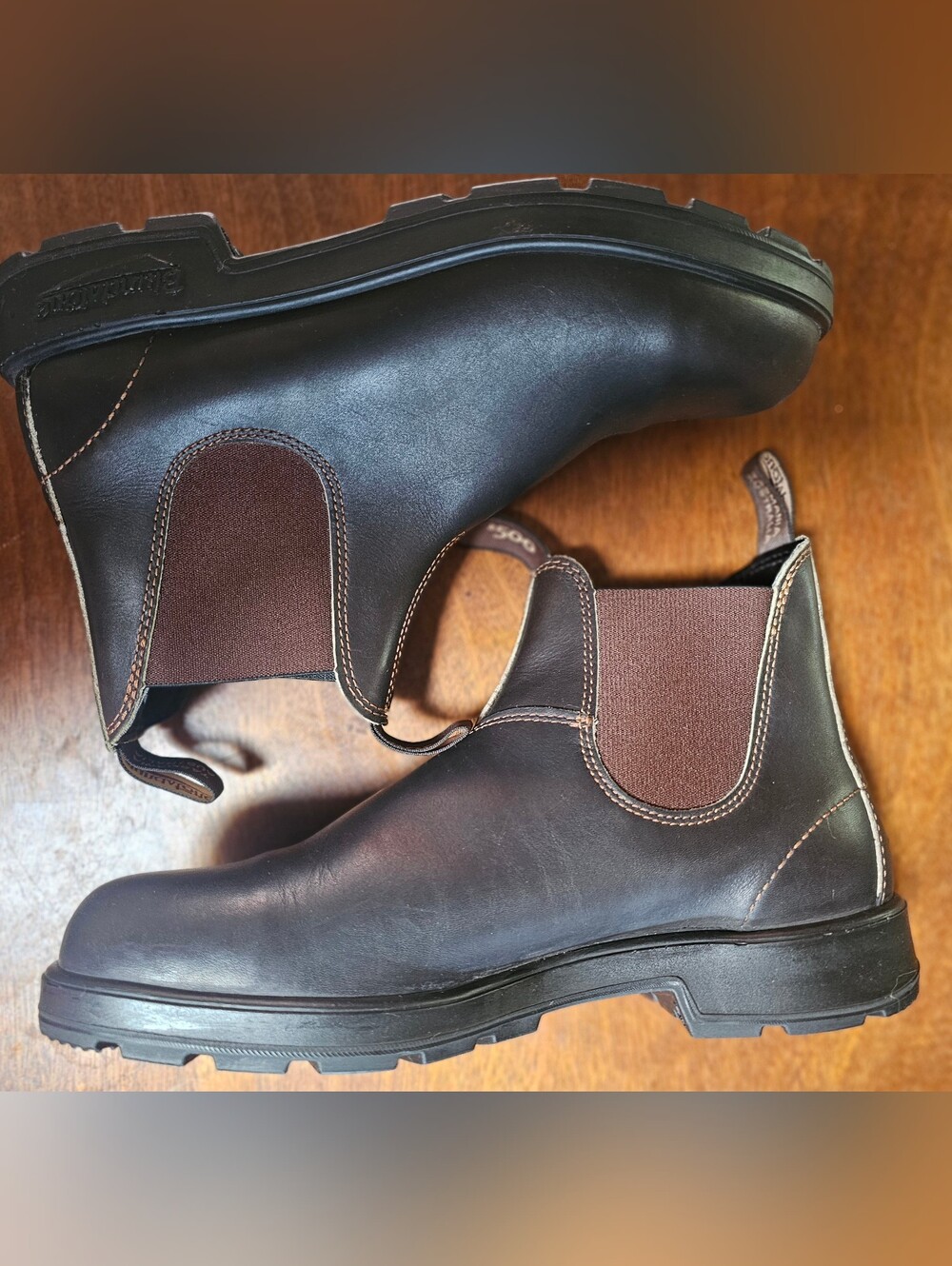 Blundstone Brown Chelsea Work Boots with Elastic Panels
